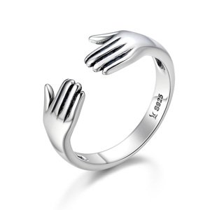 OLIVIE Stříbrný prsten OBJETÍ 2952 Ag 925; ≤1,9 g.