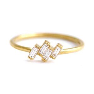 OLIVIE Stříbrný prsten PATRISHA GOLD 8860 Velikost prstenů: 8 (EU: 57-58) Ag 925; ≤0,8 g.
